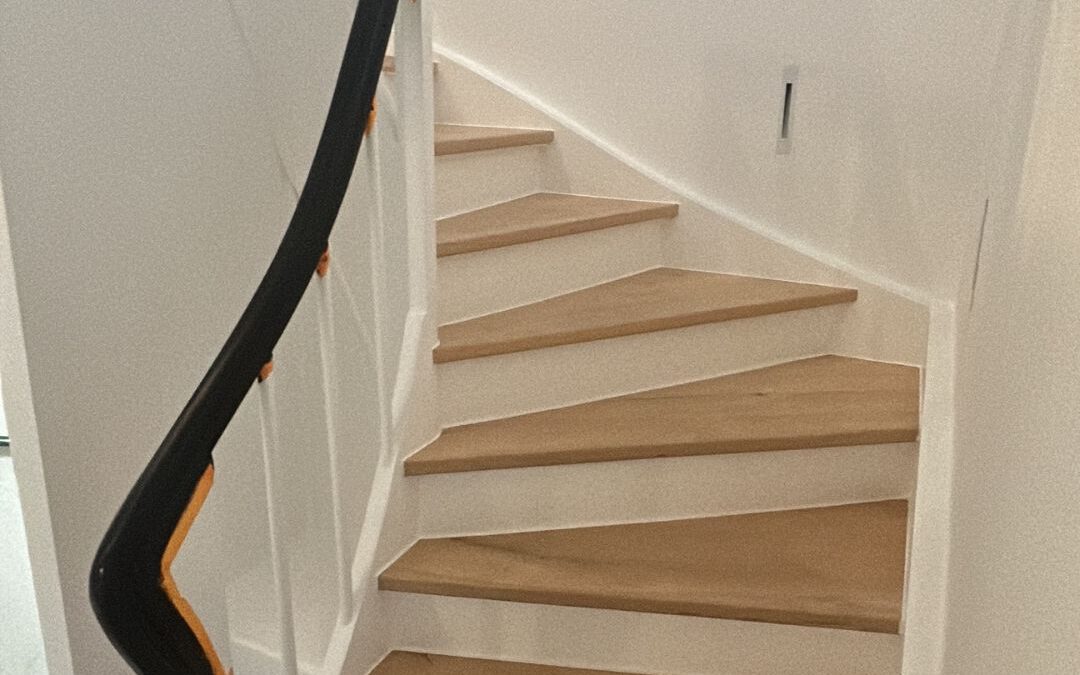 Von abgenutzt zu beeindruckend – So restaurieren wir diese Treppe!